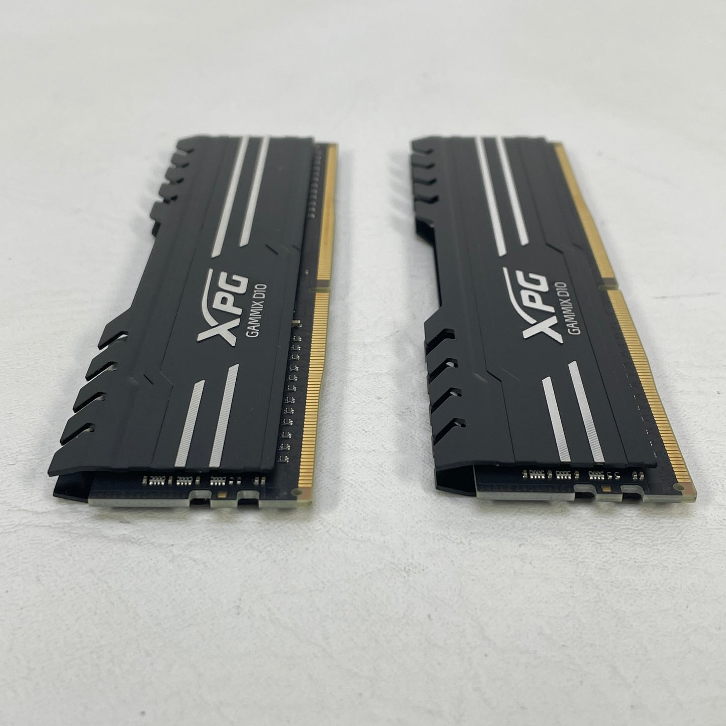 XPG GAMMIX D10 16GB (2x8GB) RAM DDR4 3000MHz AX4U300038G16A-BB10