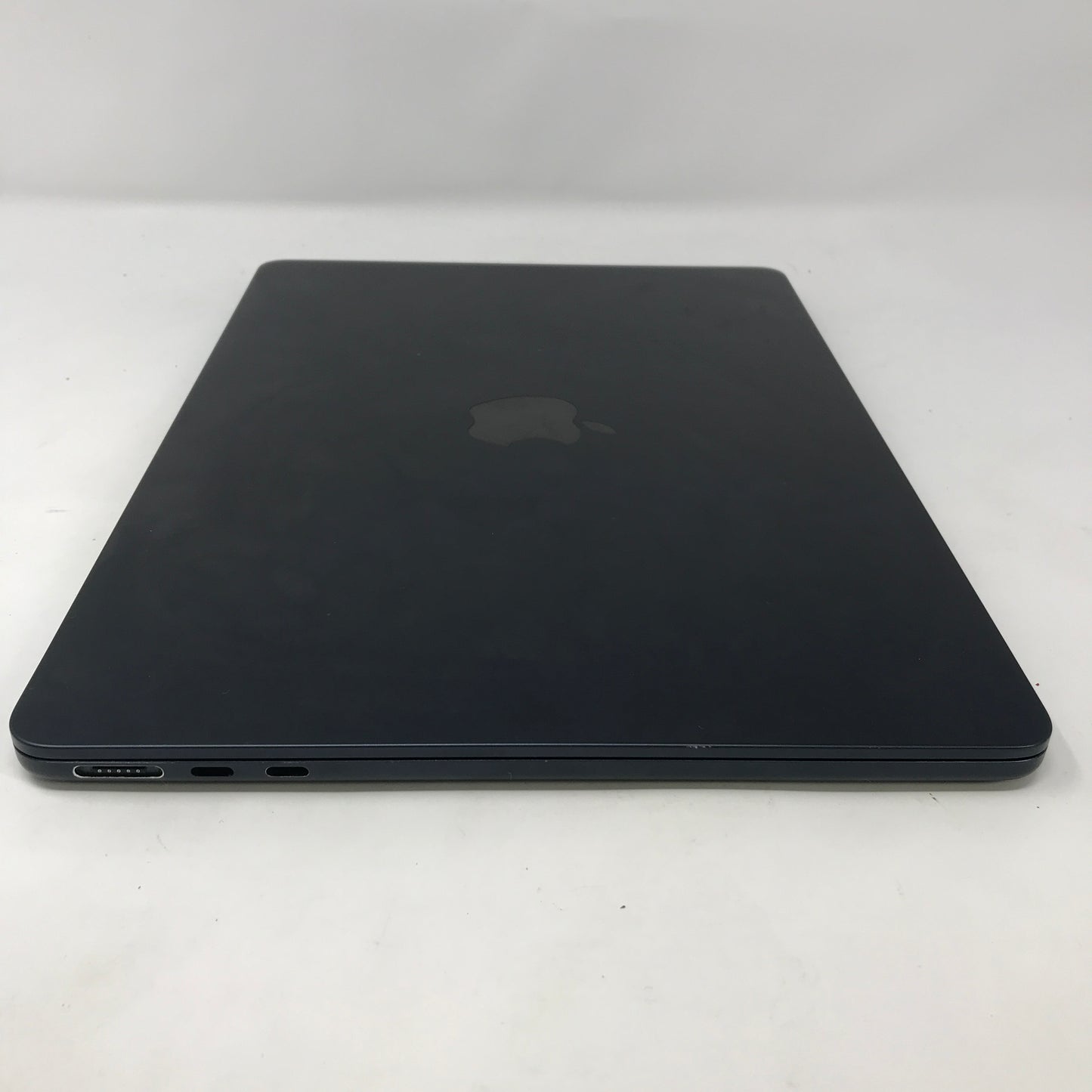 2022 Apple MacBook Air 13.6" M2 8C GPU 3.5GHz 8GB RAM 256GB SSD A2681