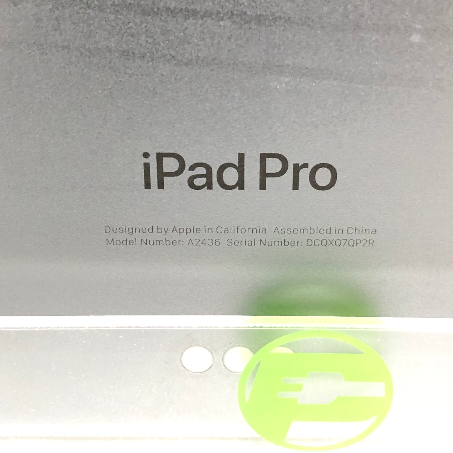 WiFi Only Apple iPad Pro 12.9" 6th Gen 256GB Space Gray MNXR3LL/A