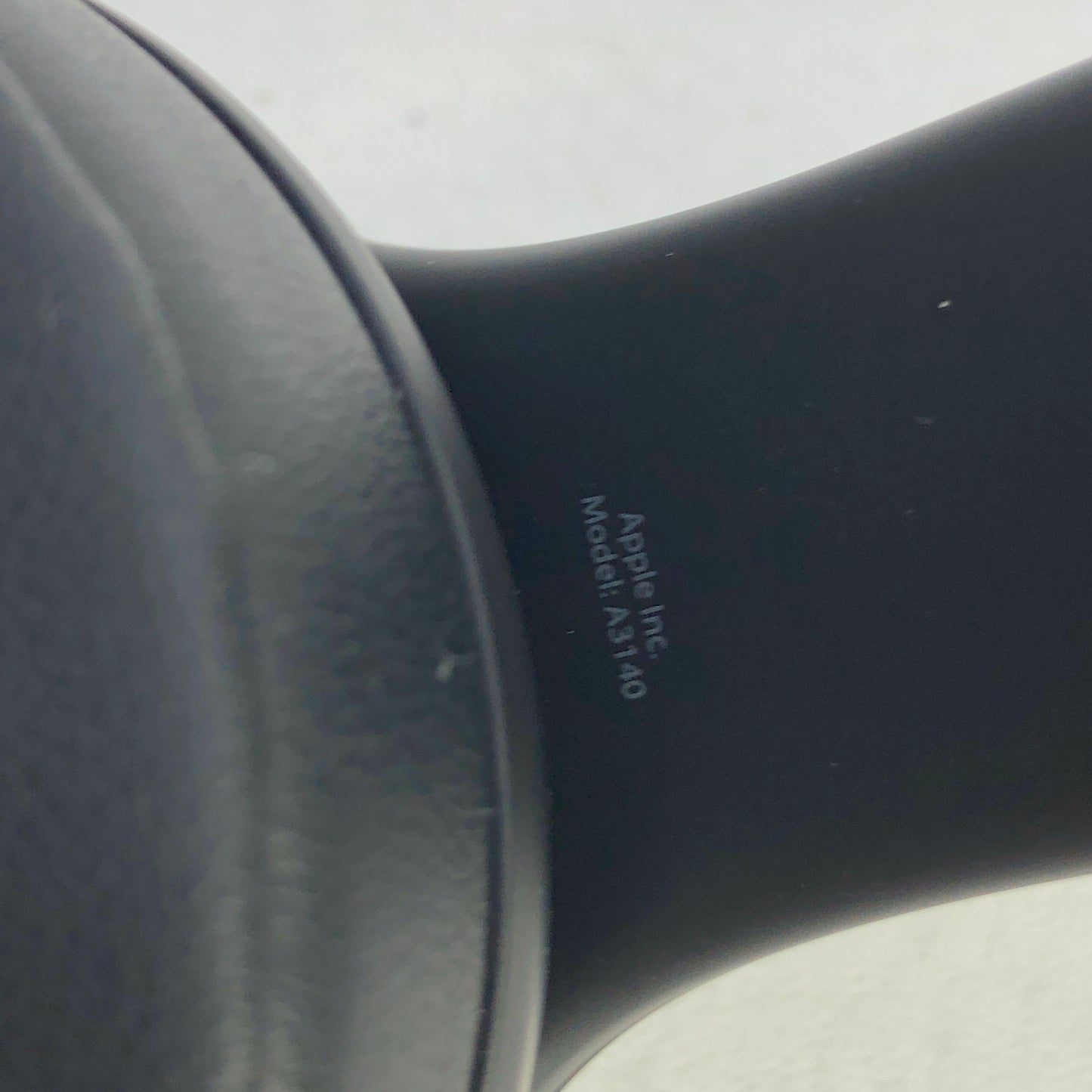 Beats Solo4 Wireless Bluetooth On-Ear Headphones Matte Black MUW23LL/A