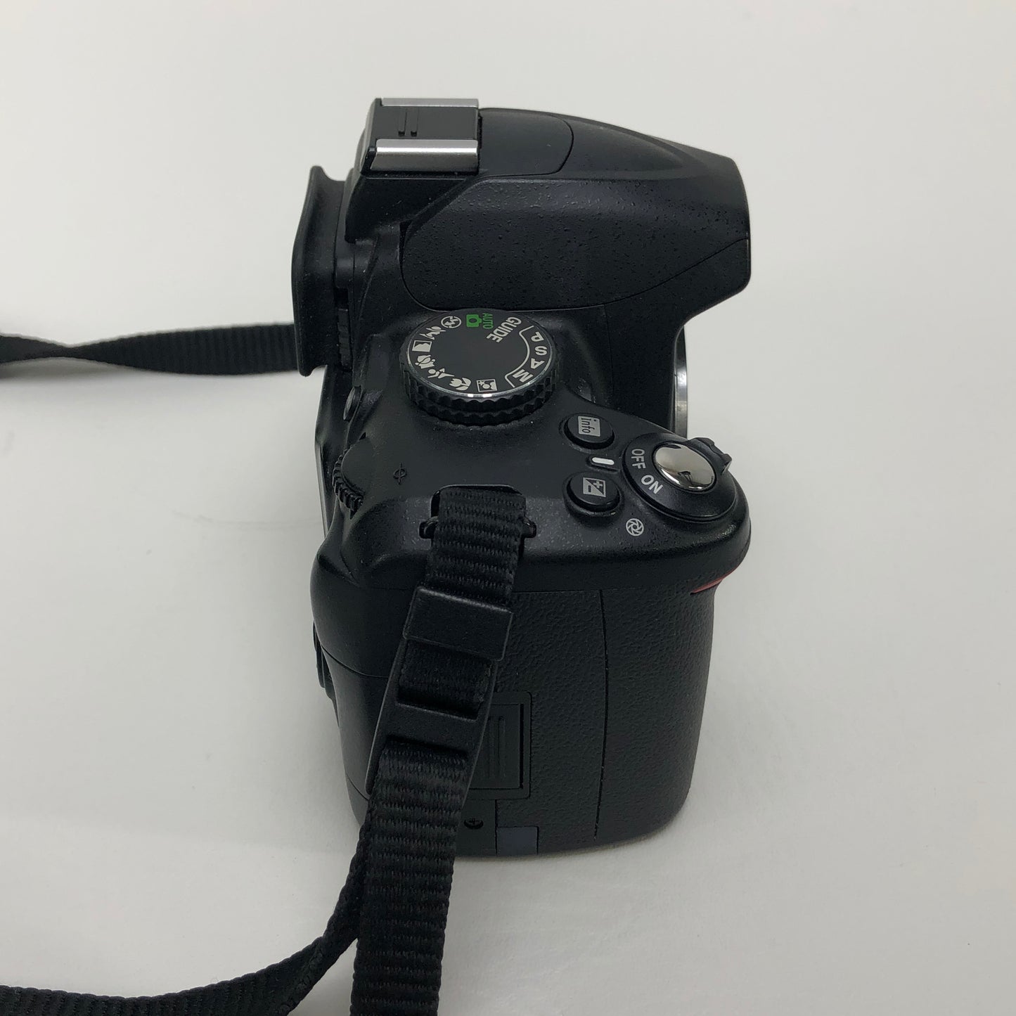 Nikon D3000 10.2MP Digital SLR DSLR Camera