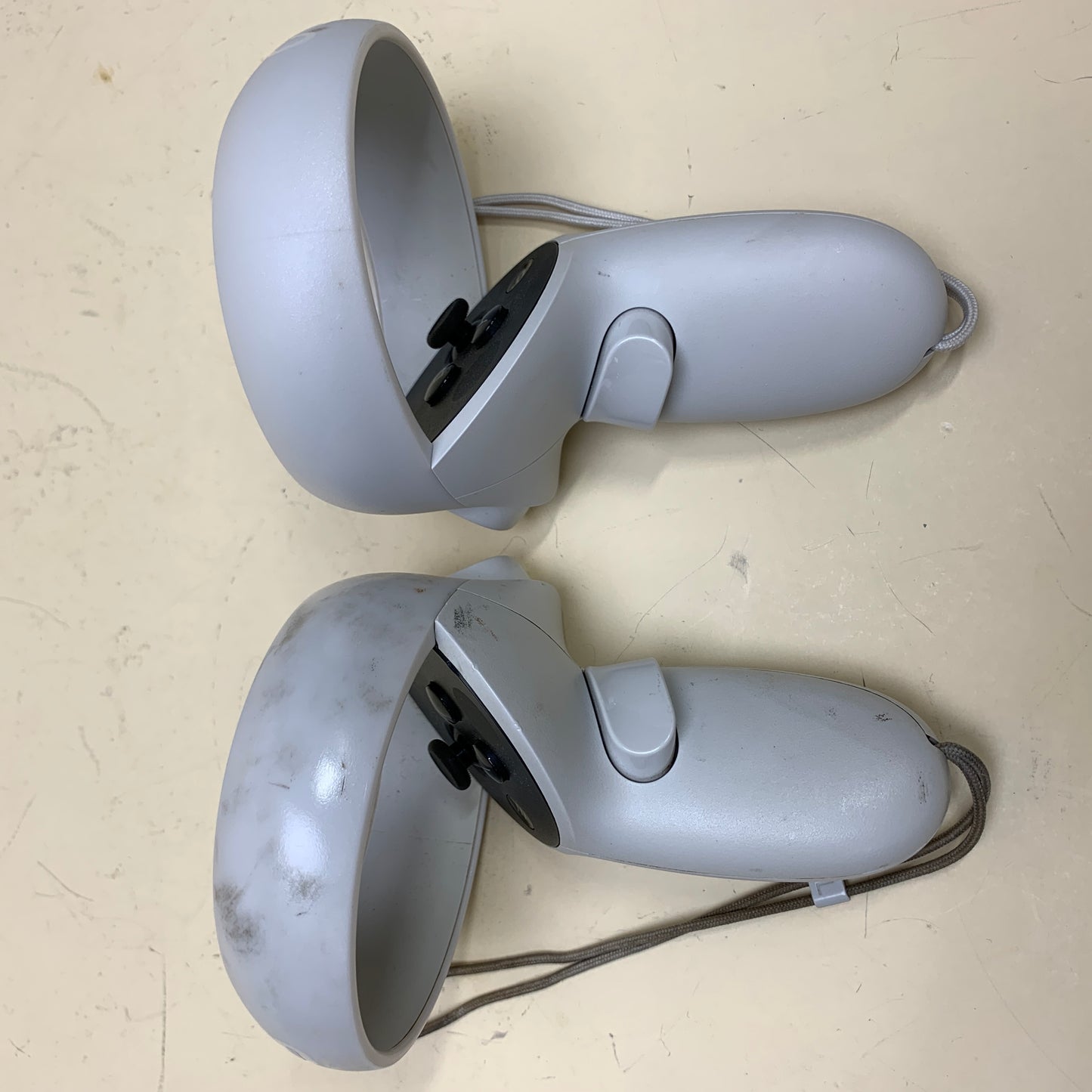 Oculus Quest 2 64GB Virtual Reality Headset KW49CM