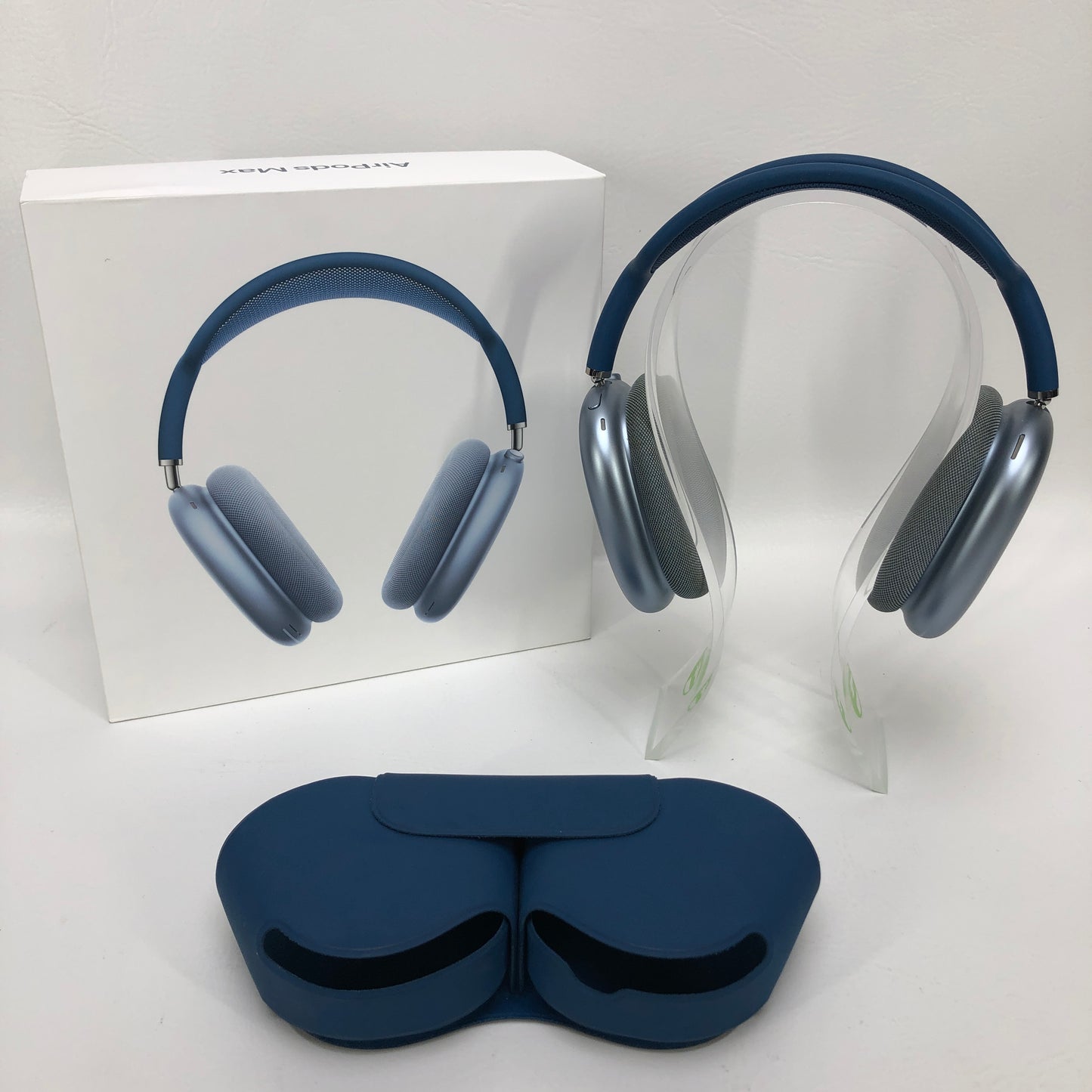Apple AirPods Max Wireless Over-Ear Headphones Sky Blue MGYL3AM/A