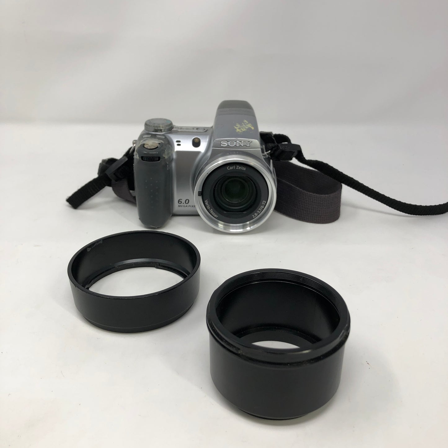 Sony Super SteadyShot DSC-H2 6.0MP Compact Digital Camera