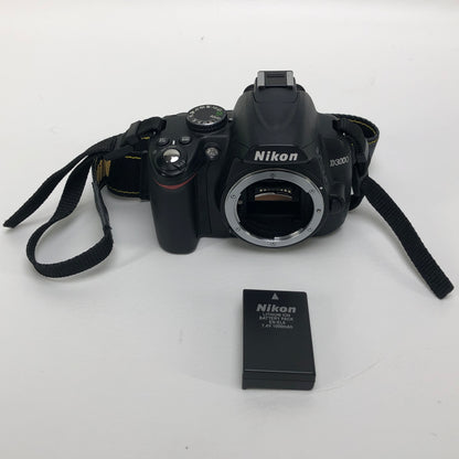 Nikon D3000 10.2MP Digital SLR DSLR Camera