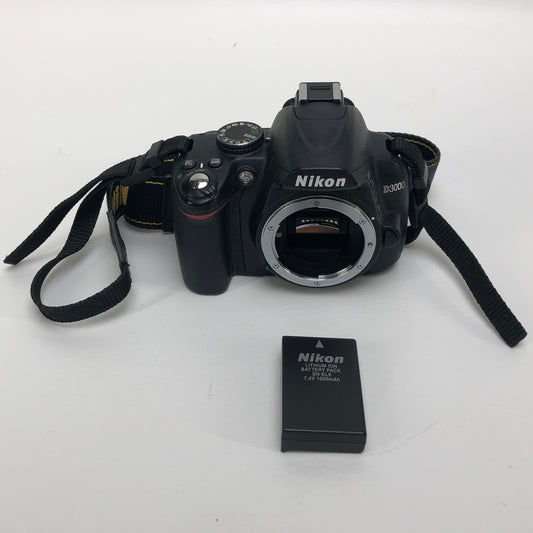 Nikon D3000 10.2MP Digital SLR DSLR Camera
