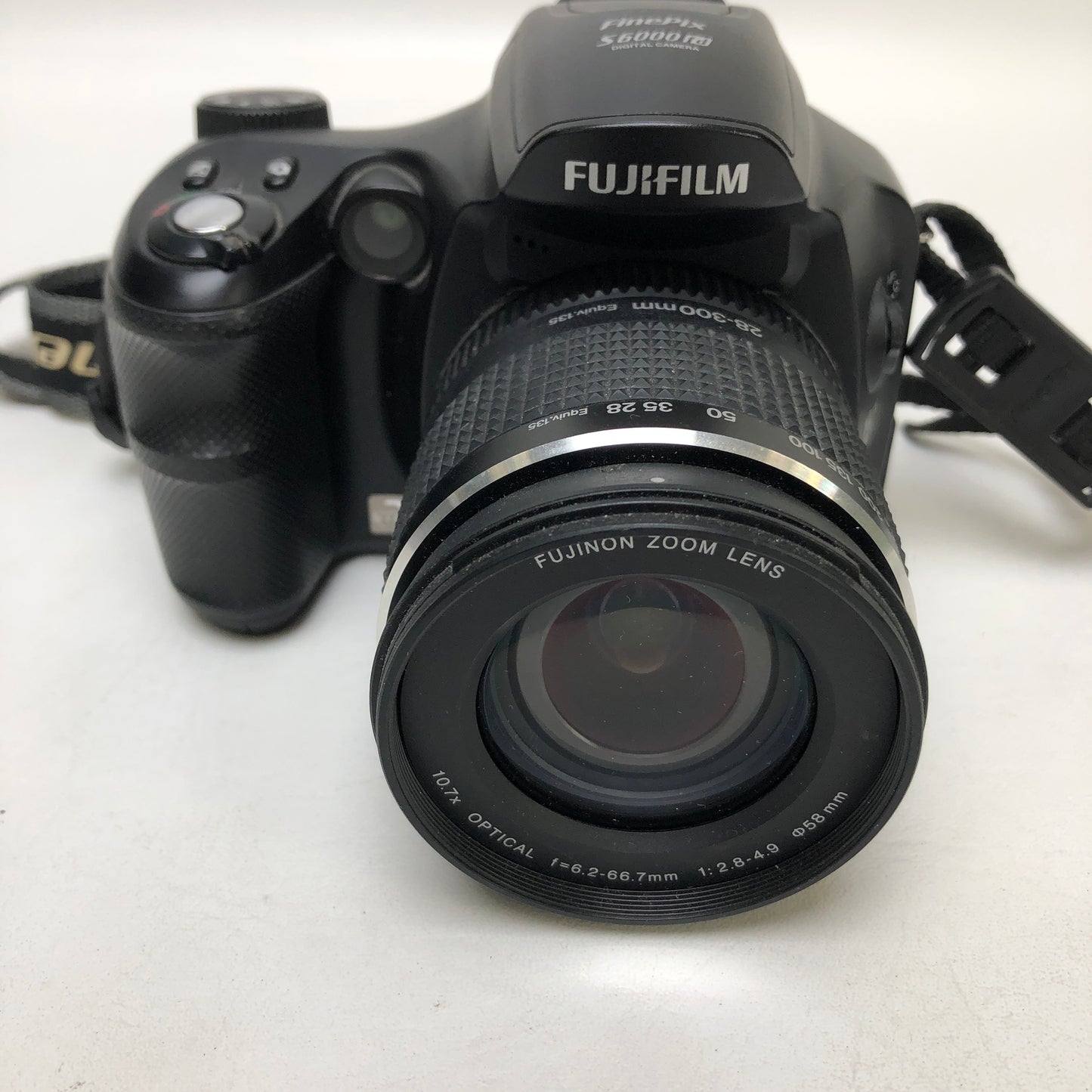Fujifilm FinePix S6000fd 6.3MP Digital Camera
