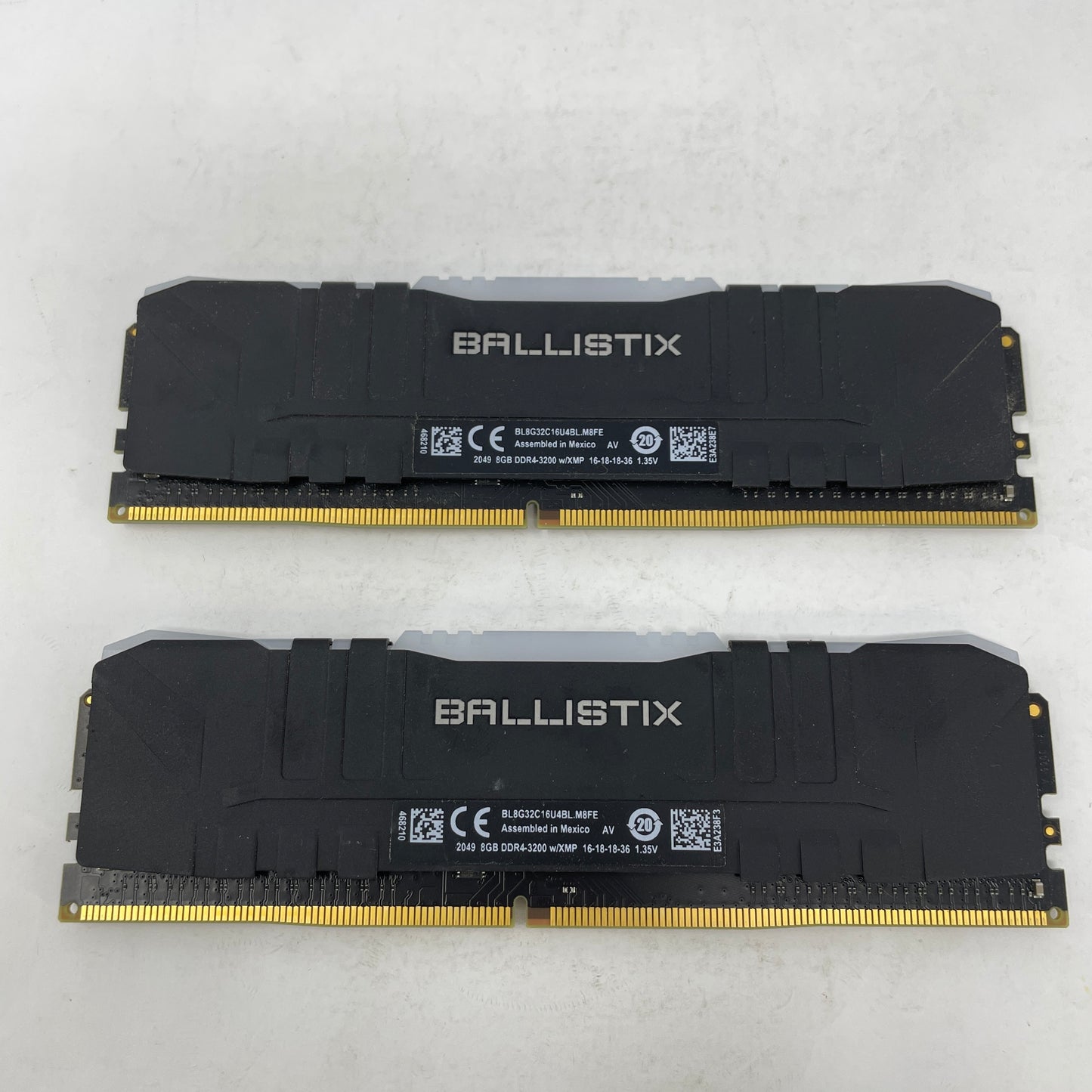 Crucial Ballistix 16GB (2x8GB) RAM DDR4 2666MHz BL8G32C16U4BL.M8FE