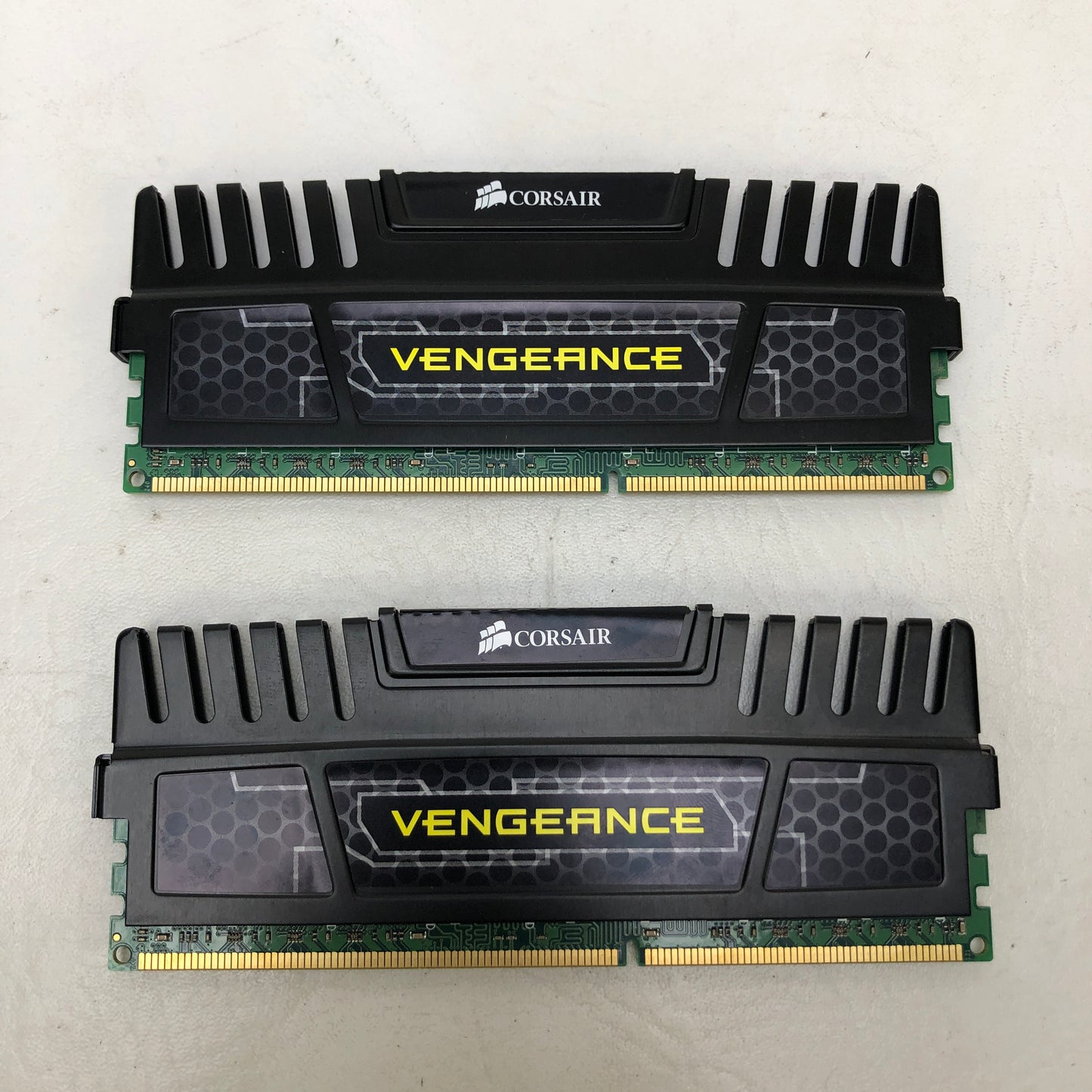 Corsair Vengeance 16GB (2x8GB) RAM DDR4 1600MHz CMZ16GX3M2A1600C10