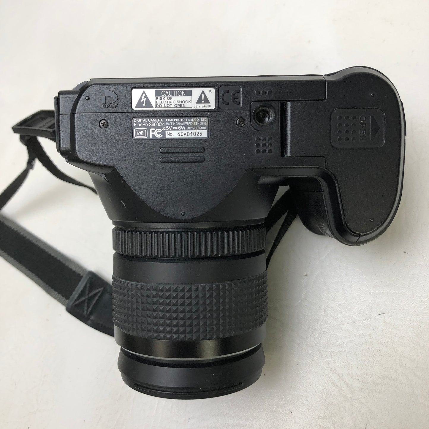 Fujifilm FinePix S6000fd 6.3MP Digital Camera
