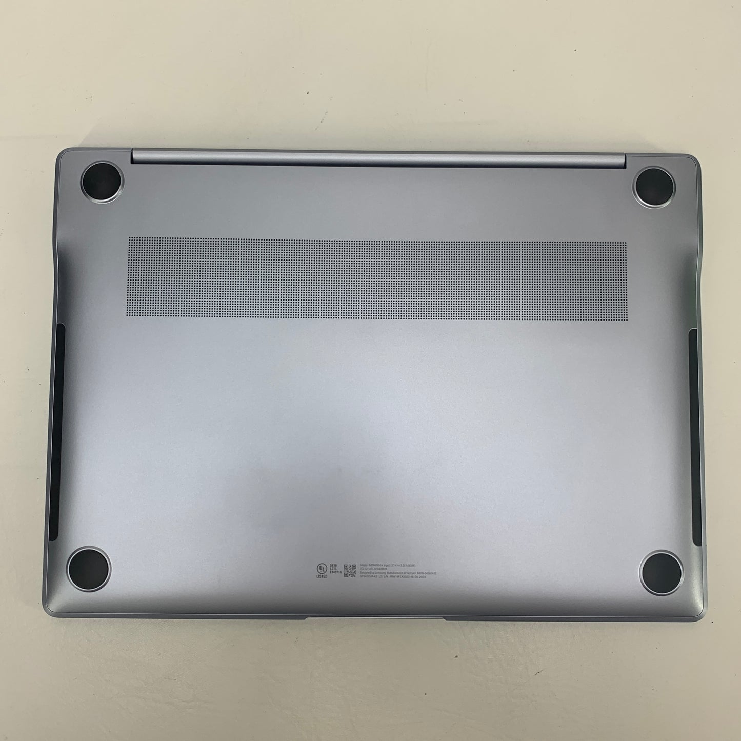 Samsung Galaxy Book4 Edge NP940XMA 14" Qualcomm 8CX GenX 12 Core 3.4GHz 16GB RAM 512 SSD