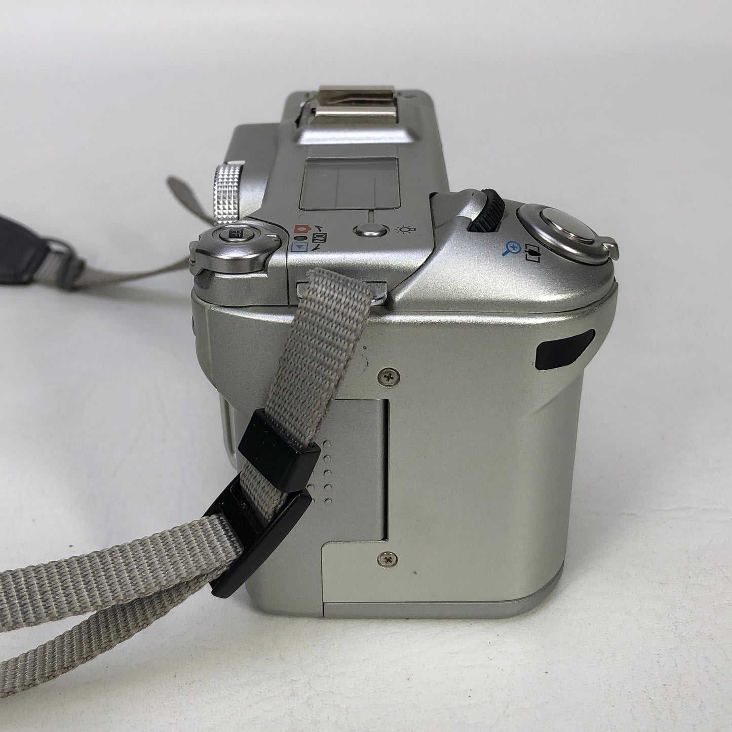 Canon PowerShot G6 7.1MP Compact Digital Camera