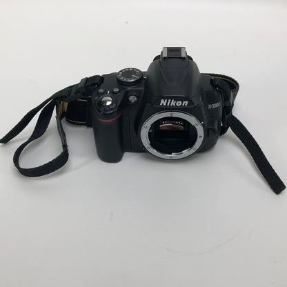 Nikon D3000 10.2MP Digital SLR DSLR Camera