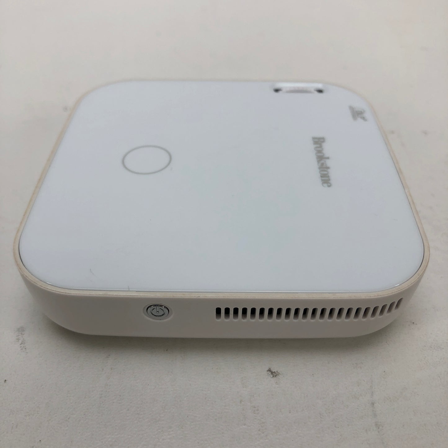 Brookstone Mini Projector 848 x 480 200 Lumens Mini Projector 975362