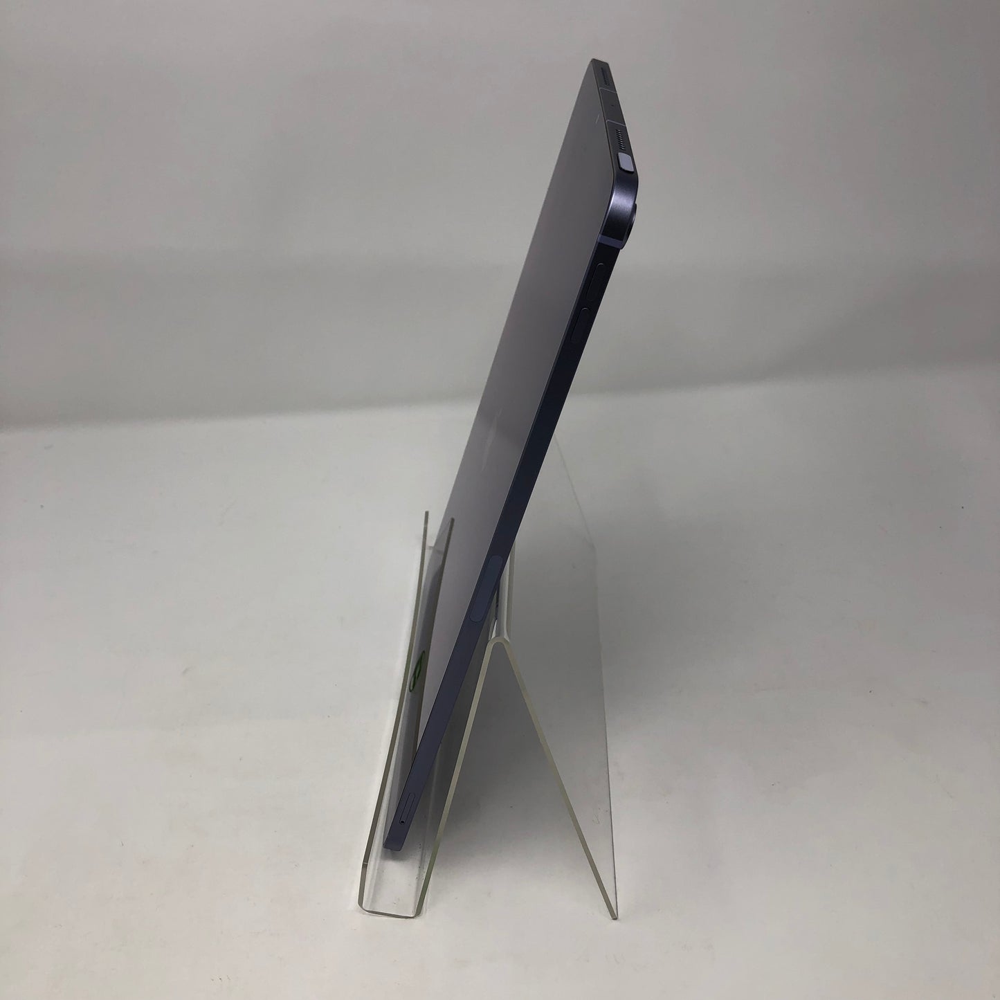 WiFi Only Apple iPad Air 5th Gen 64GB 18.2 Blue MME93LL/A