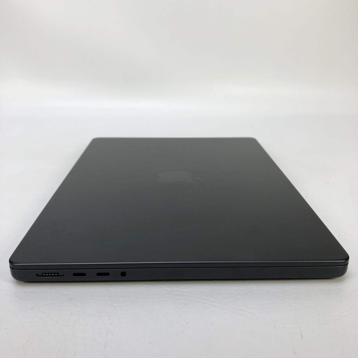2025 Apple MacBook Pro 14" M5 10C GPU 4.6GHz 16GB RAM 1TB SSD MDE14LL/A