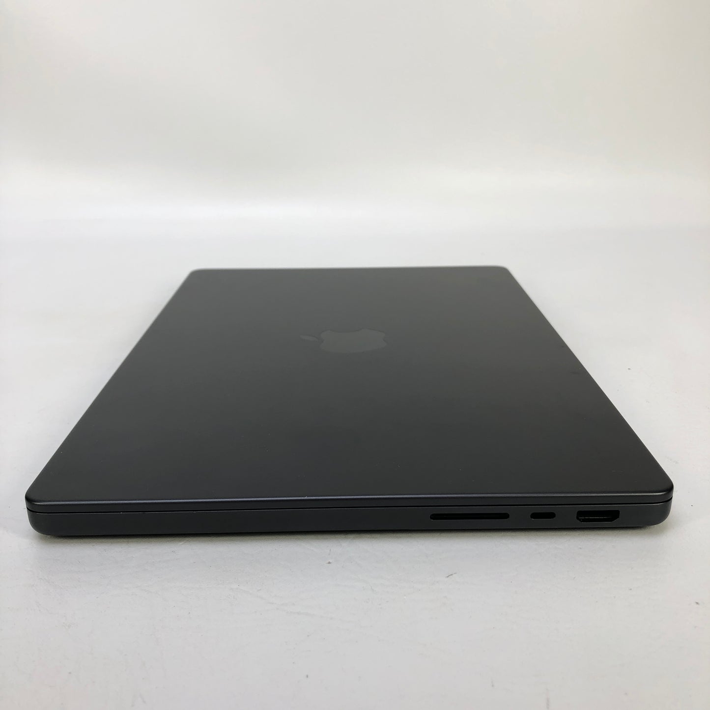 2025 Apple MacBook Pro 14" M5 10C GPU 4.6GHz 16GB RAM 1TB SSD MDE14LL/A
