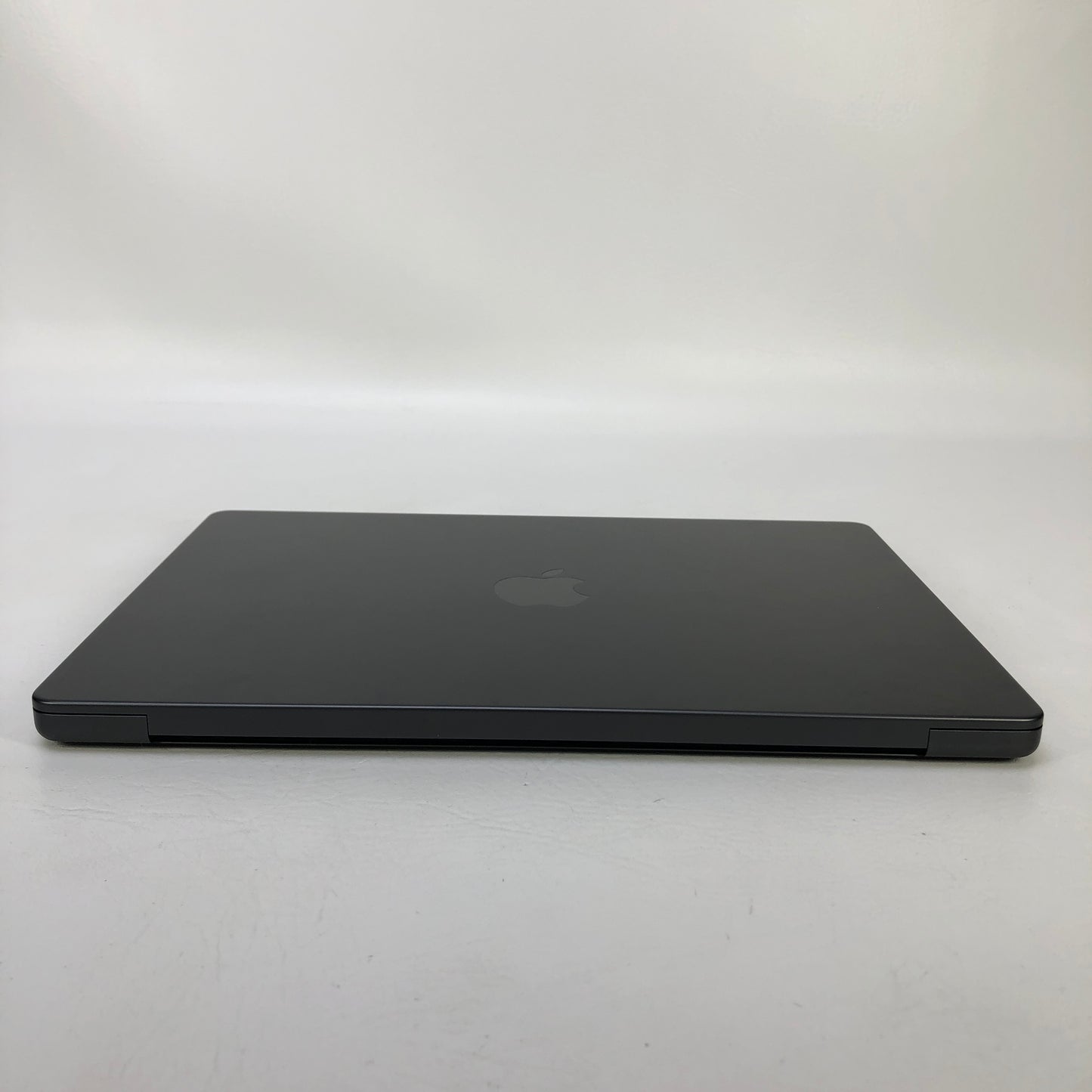 2025 Apple MacBook Pro 14" M5 10C GPU 4.6GHz 16GB RAM 1TB SSD MDE14LL/A