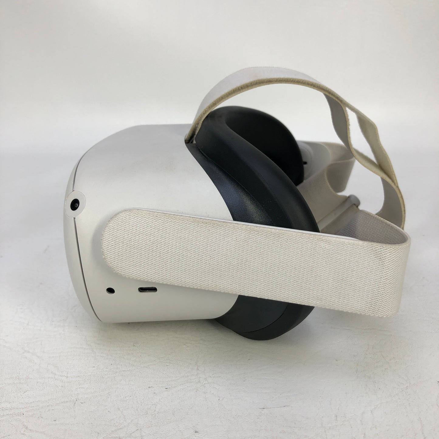 Meta Quest 2 128GB Standalone All-in-One VR Headset KW49CM