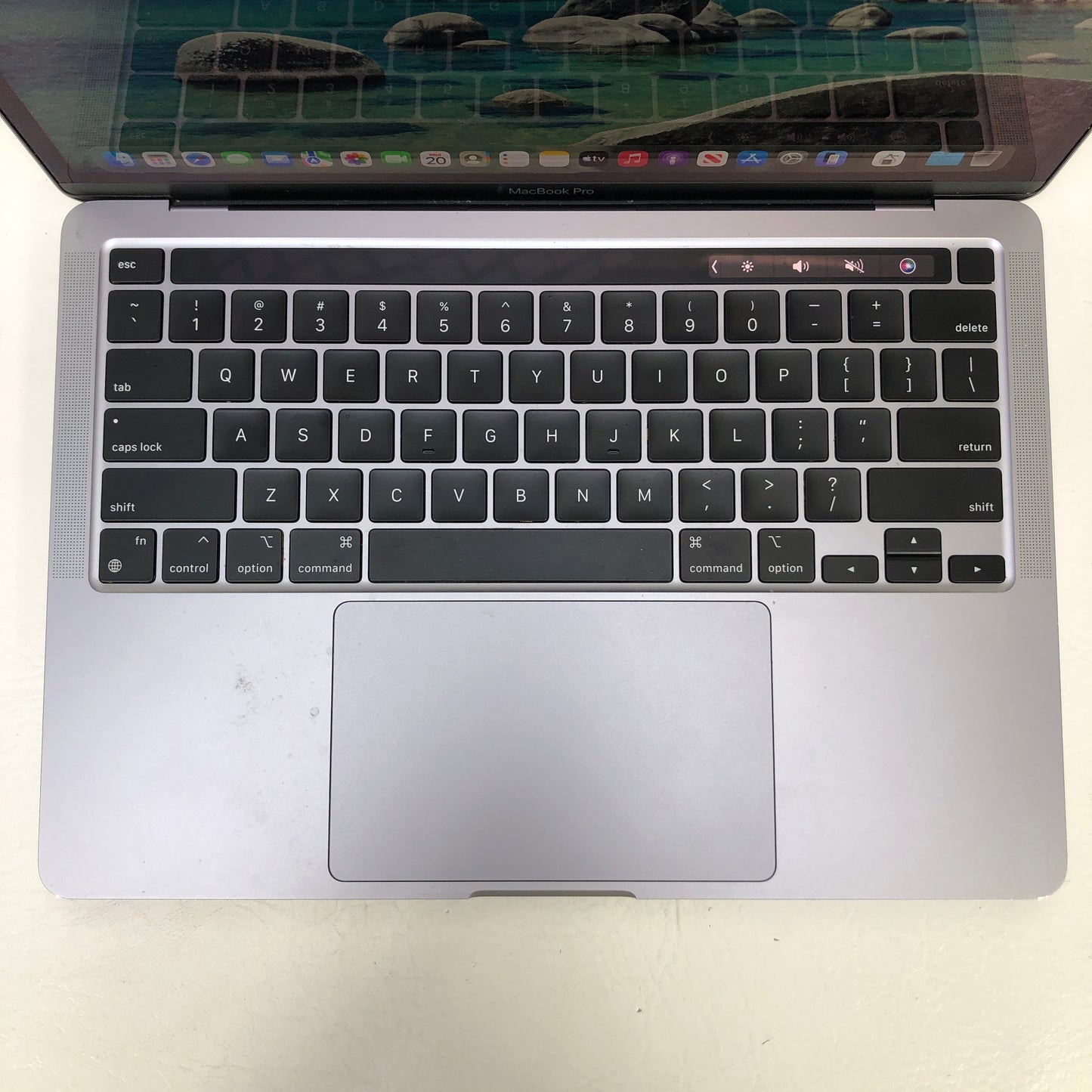 2020 Apple MacBook Pro 13.3" M1 7C GPU 3.2GHz 8GB RAM 256GB SSD MYD82LL/A