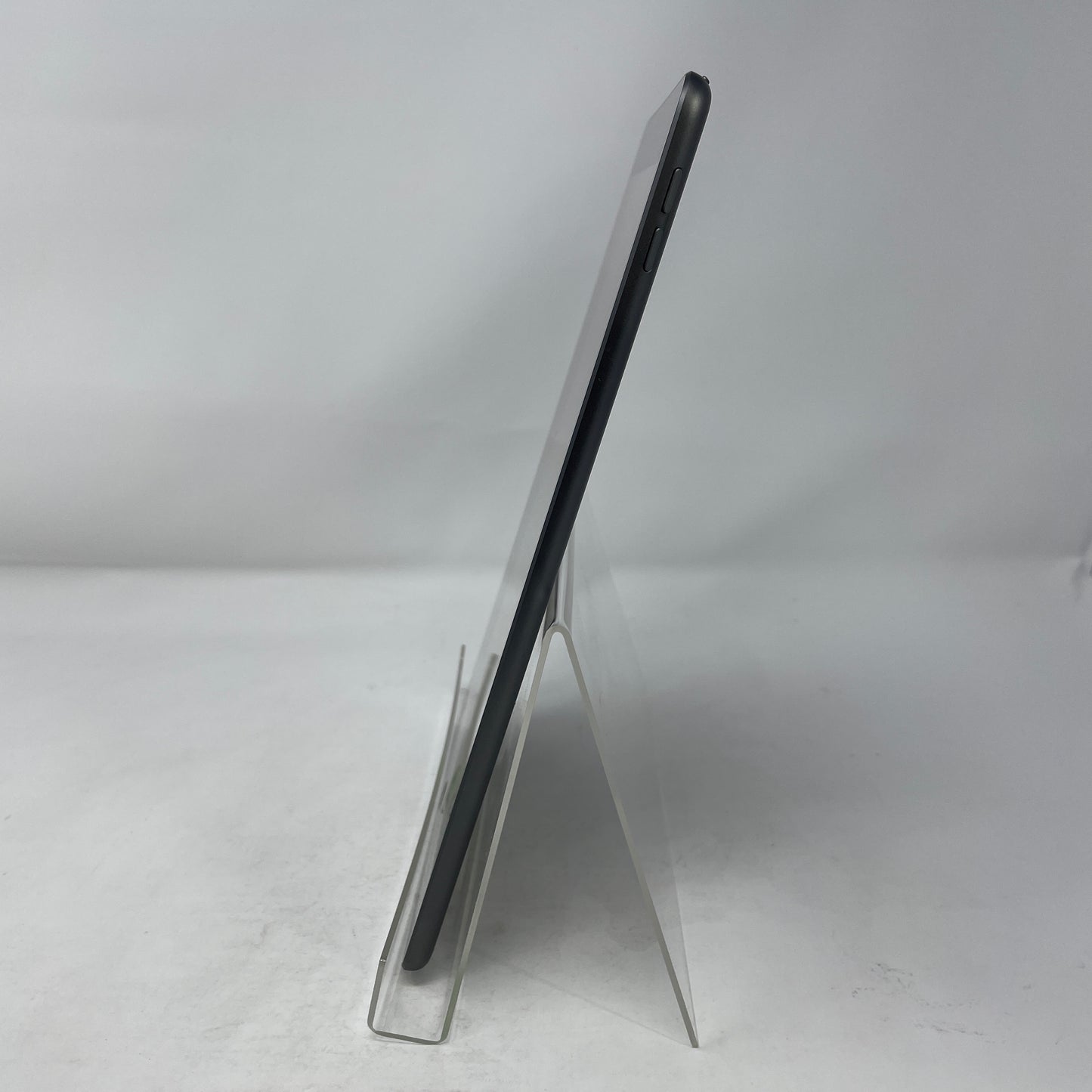 WiFi Only Apple iPad 9th Gen 256GB Space Gray MK2N3LL/A Screen Scuffs