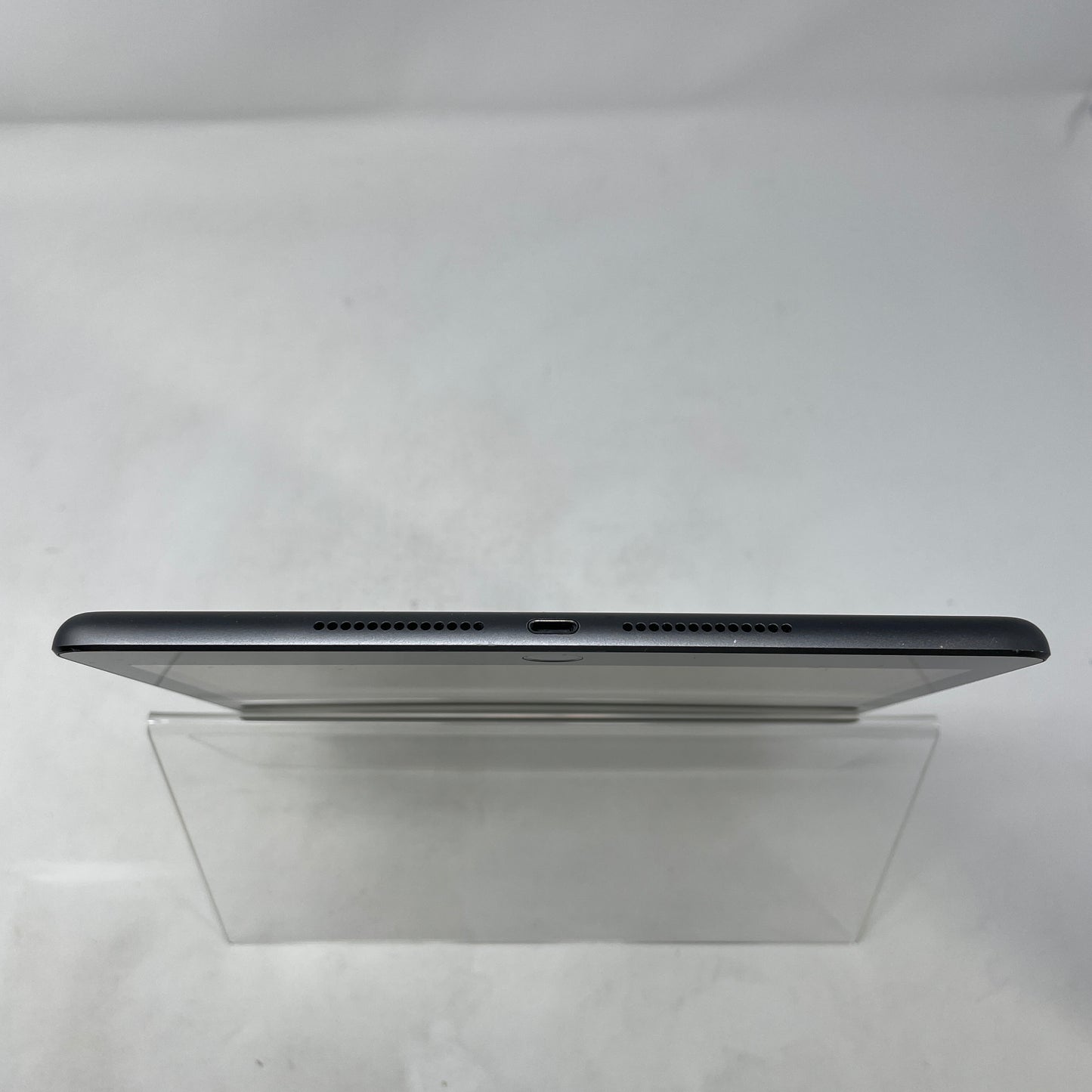 WiFi Only Apple iPad 9th Gen 256GB Space Gray MK2N3LL/A Screen Scuffs