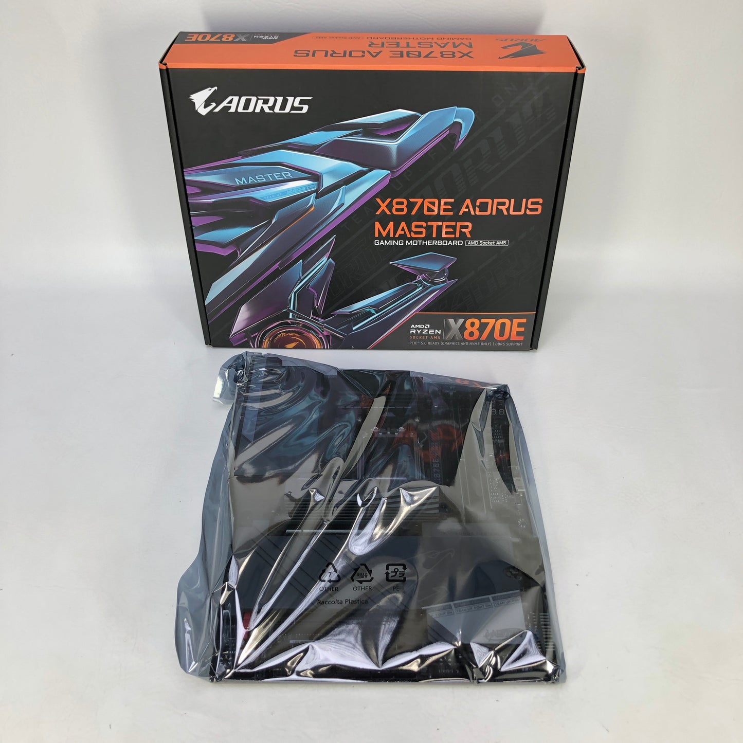 New Gigabyte X870E Aorus Master AM5 ATX AMD DDR5 Motherboard