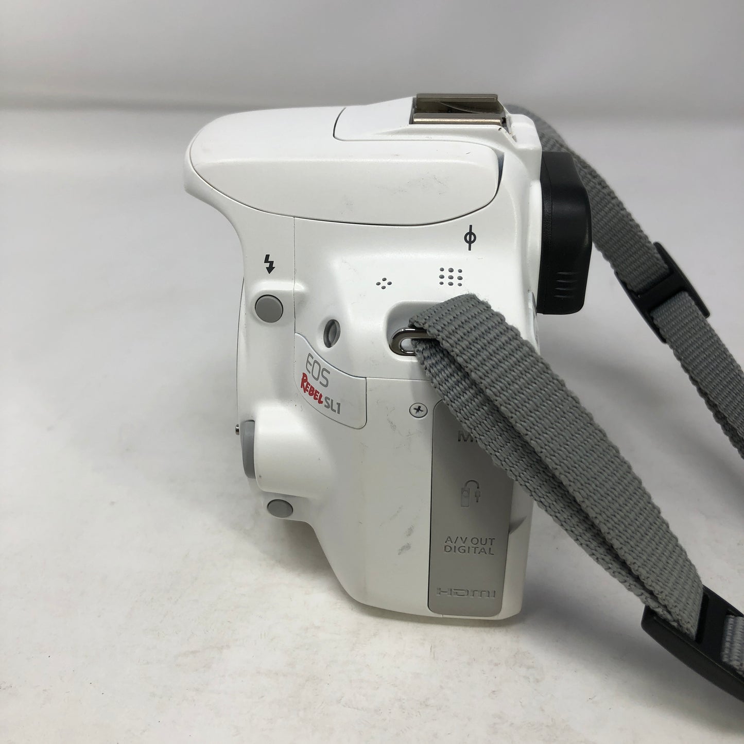 Canon EOS Rebel SL1 18.0MP Digital SLR DSLR Camera
