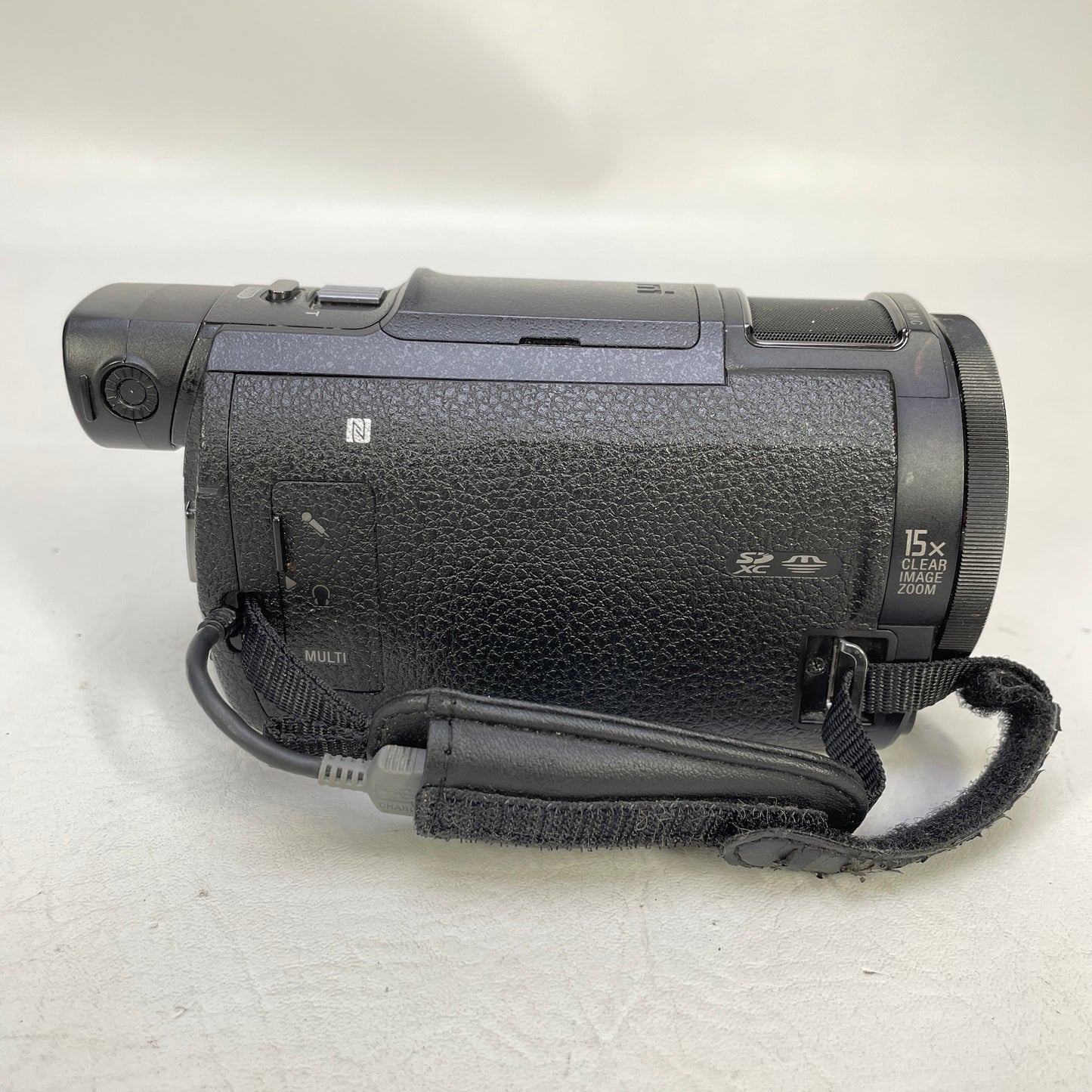 Sony FDR-AX33 Handycam 4K UHD Handheld Camcorder 10x Zoom Wi-Fi 3" Black