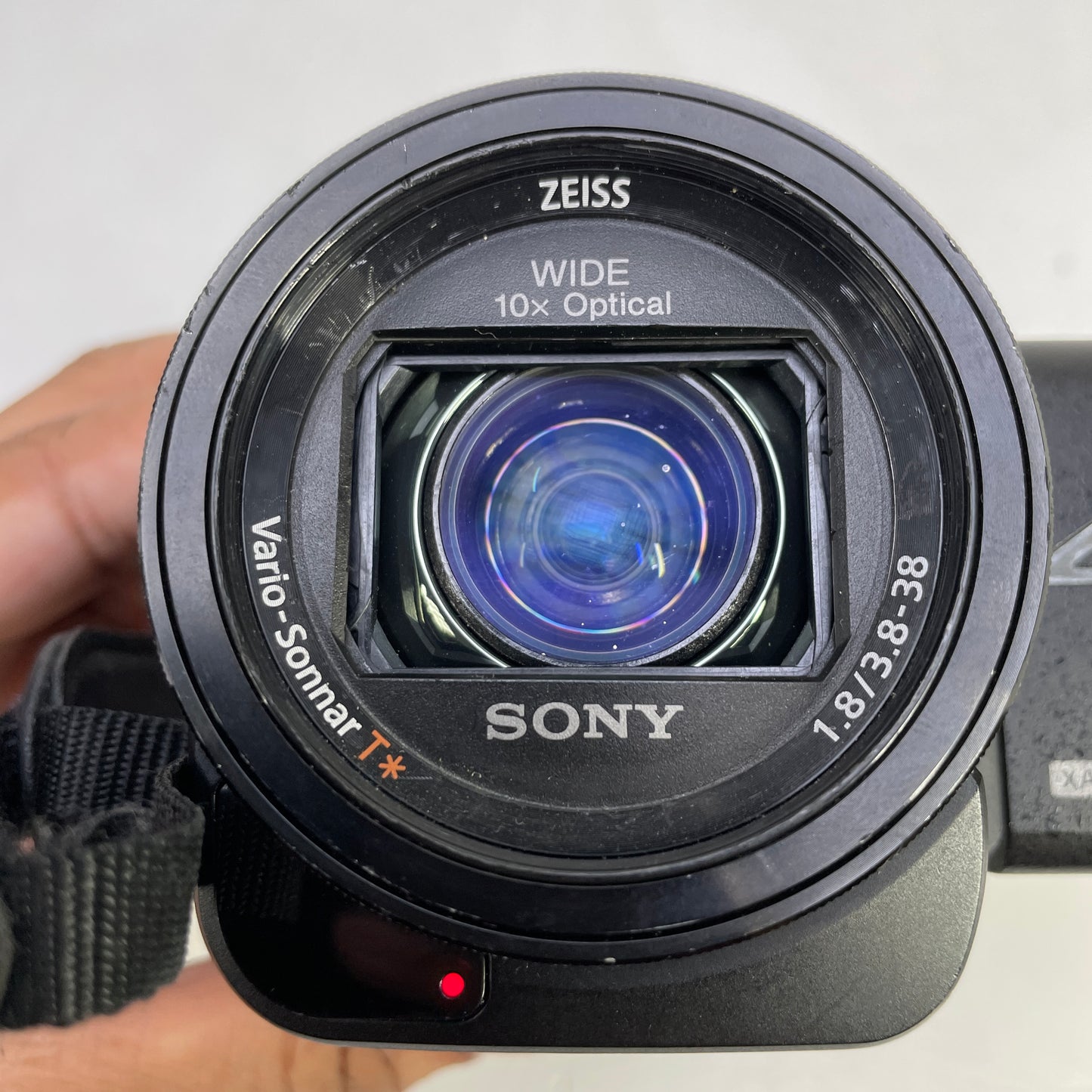 Sony FDR-AX33 Handycam 4K UHD Handheld Camcorder 10x Zoom Wi-Fi 3" Black