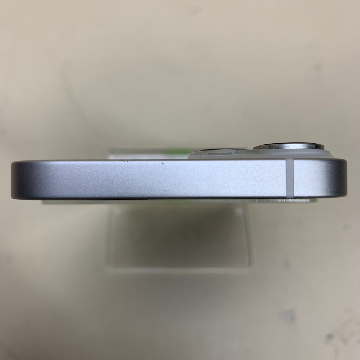 Unlocked Apple iPhone 14 eSIM 128GB 17.5.1 STARLIGHT A2649