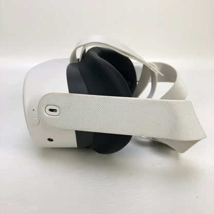 Meta Quest 3S 128GB Standalone All-in-One VR Headset P97