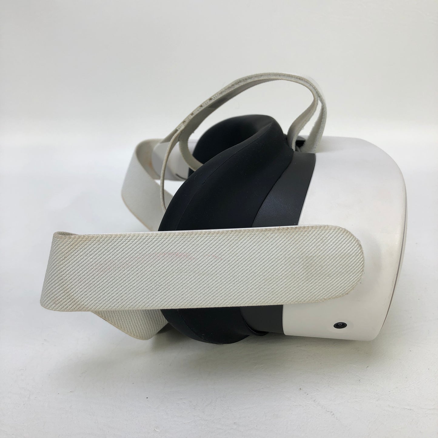Meta Quest 3S 128GB Standalone All-in-One VR Headset P97