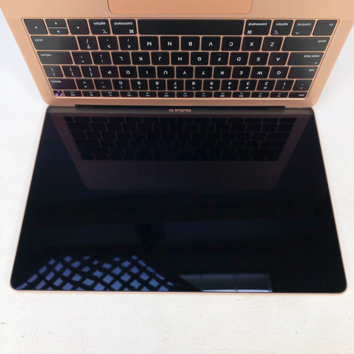 2019 Apple MacBook Air 13.3" i5 1.6GHz 8GB RAM 256GB SSD Gold A1932