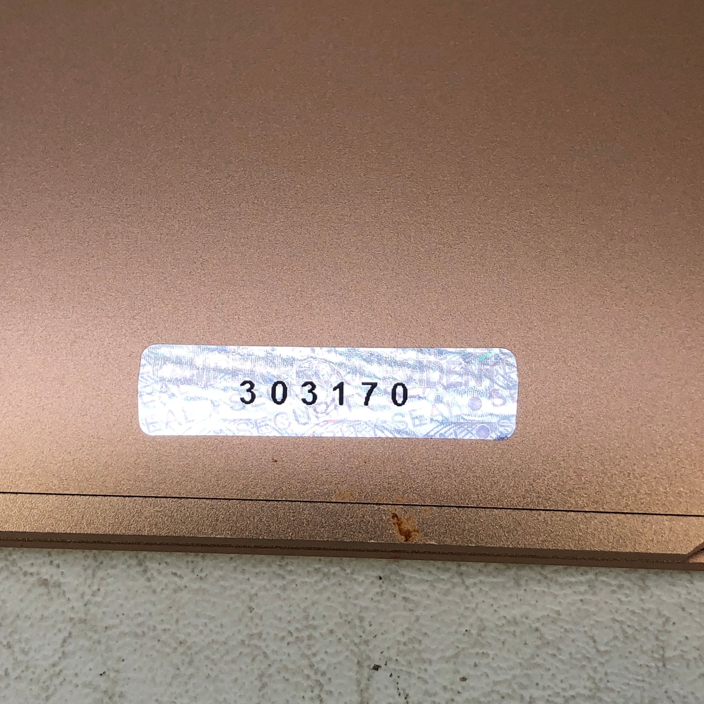 2019 Apple MacBook Air 13.3" i5 1.6GHz 8GB RAM 256GB SSD Gold A1932