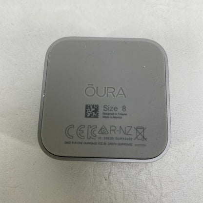 Oura Ring 4 Size 8 Activity Tracker Sliver JZ90-54217-08