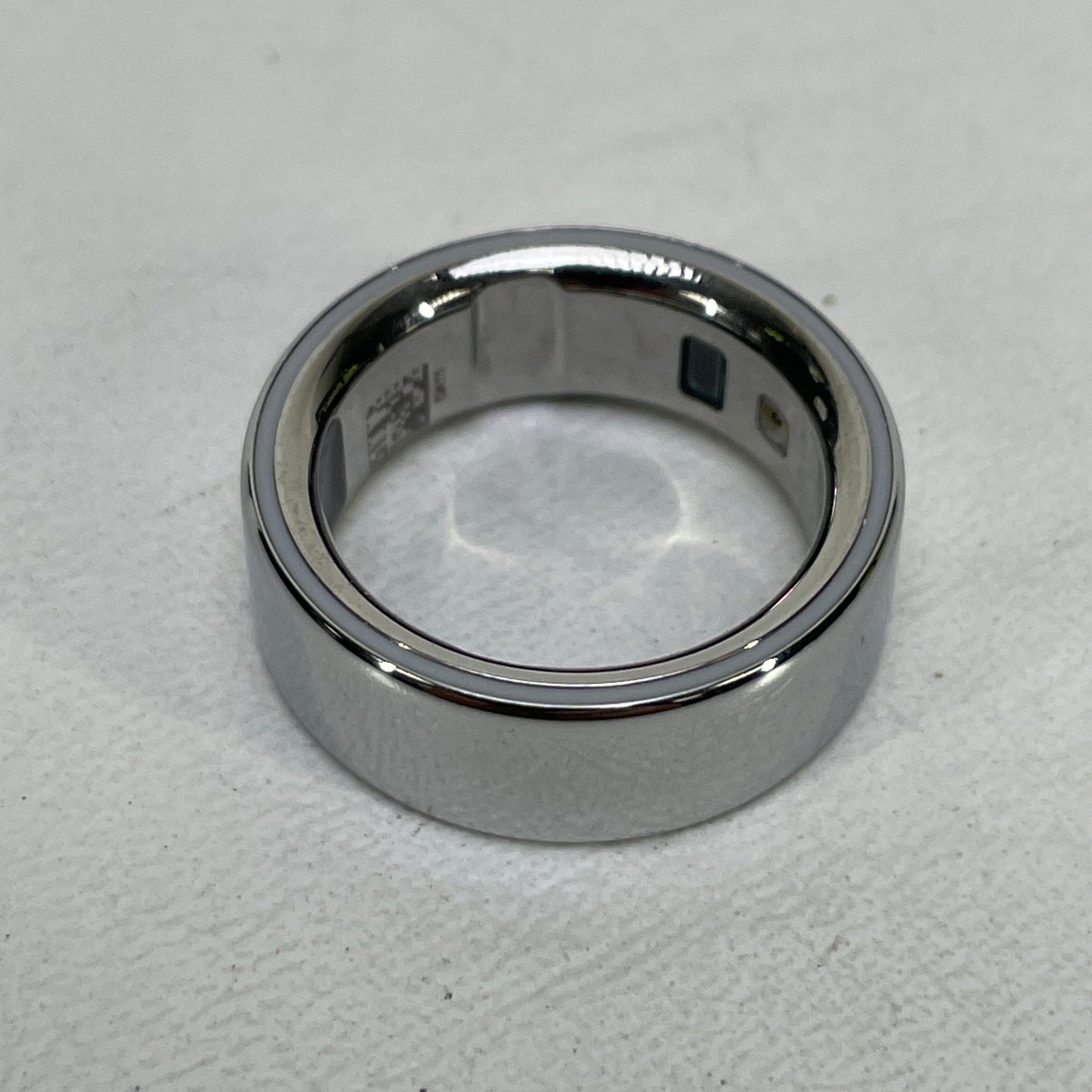 Oura Ring 4 Size 8 Activity Tracker Sliver JZ90-54217-08