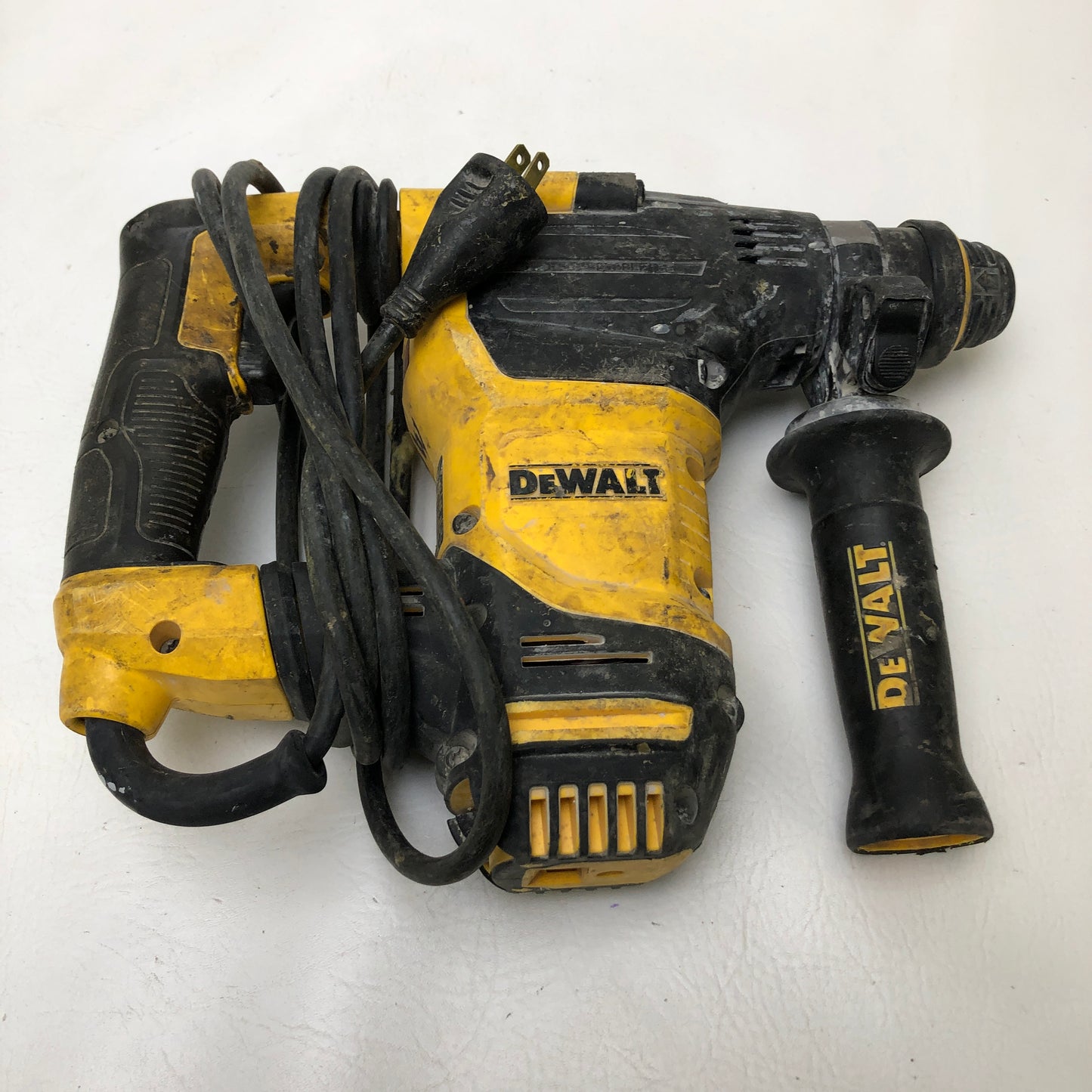 DeWalt D25333 1-1/8 In Corded SDS Plus Masonry Rotary Hammer Drill Tool