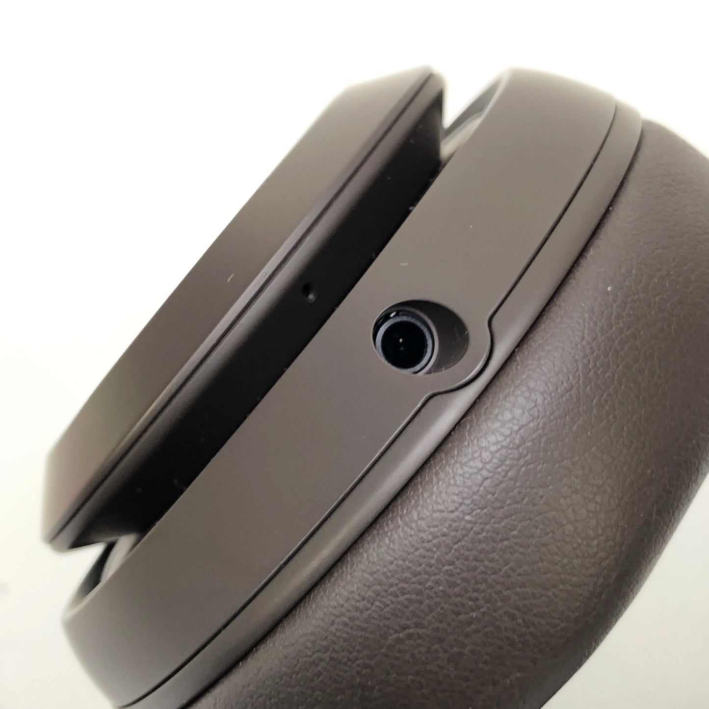 Beats Studio Pro  Over-Ear Headphones Deep Brown