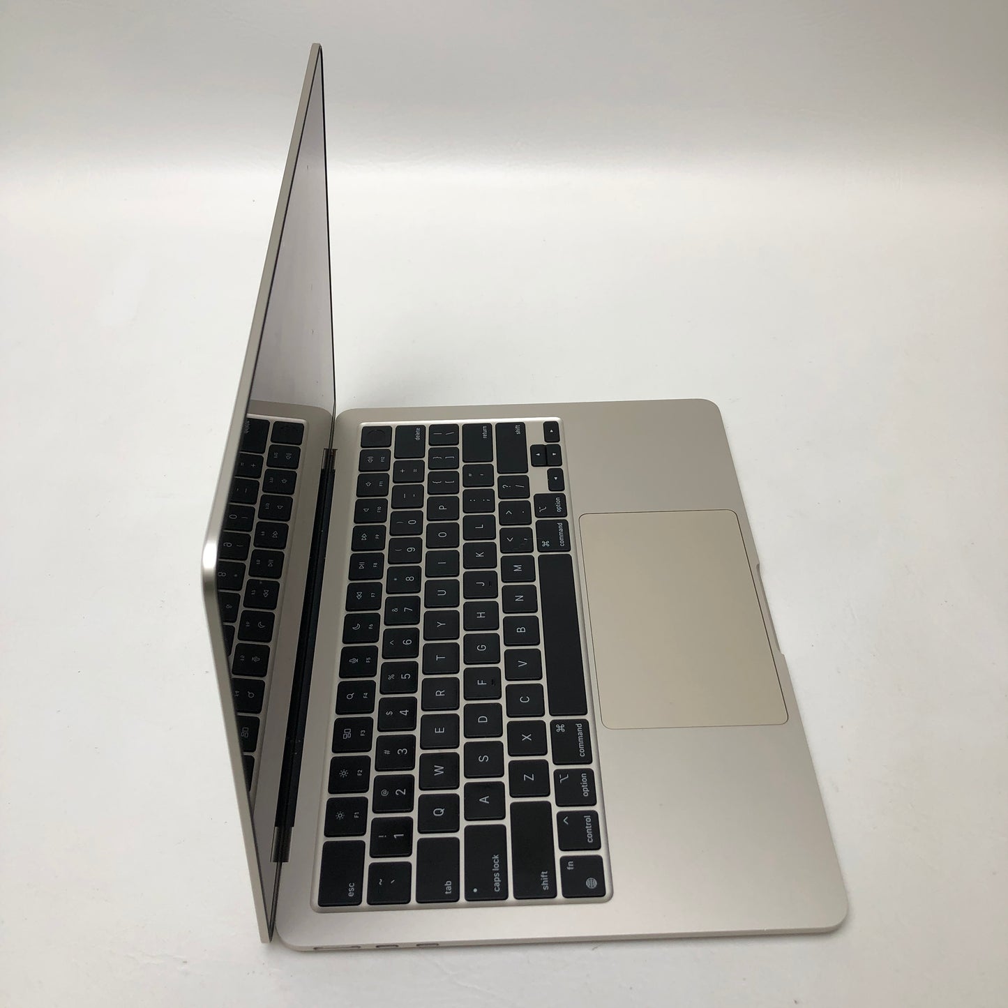 2022 Apple MacBook Air 13.6" M2 8C GPU 3.5GHz 16GB RAM 256GB SSD MC7W4LL/A