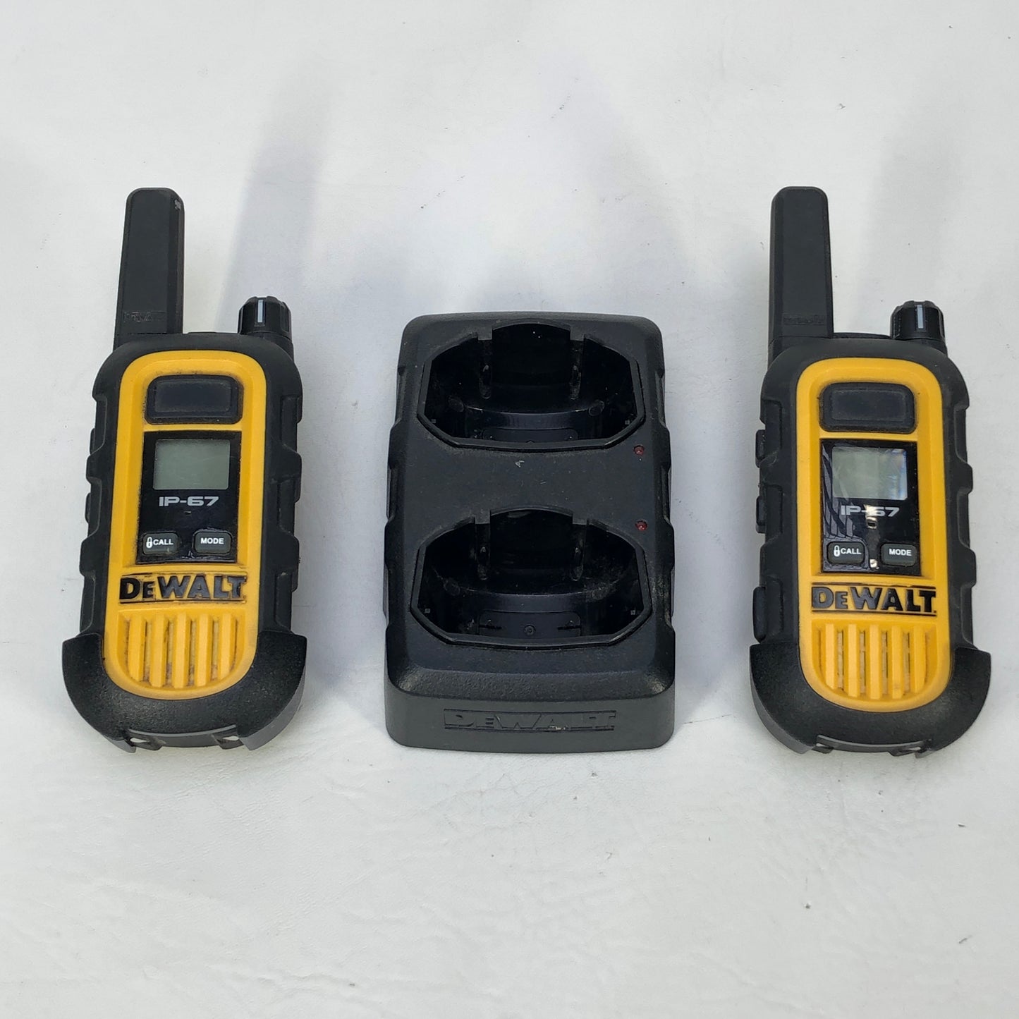 Dewalt Heavy Duty IP67 Waterproof Two-Way Radios Walkie Talkies Pair w/ Charger