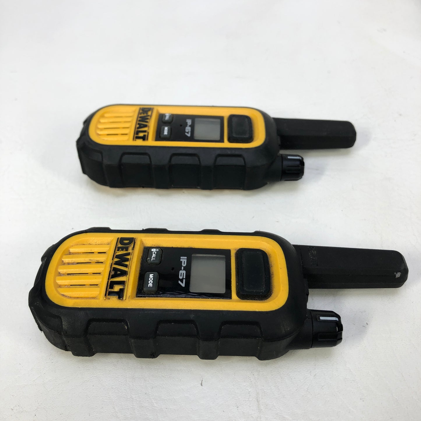 Dewalt Heavy Duty IP67 Waterproof Two-Way Radios Walkie Talkies Pair w/ Charger