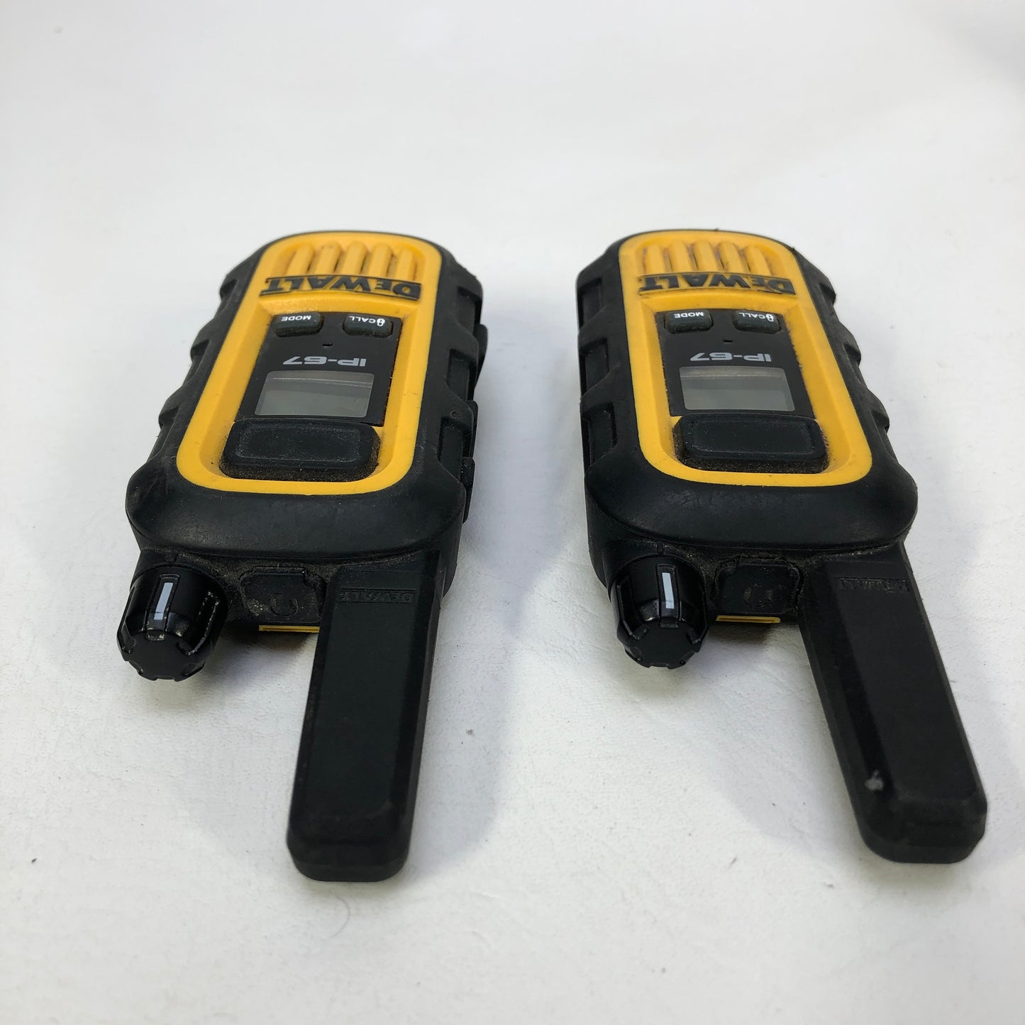 Dewalt Heavy Duty IP67 Waterproof Two-Way Radios Walkie Talkies Pair w/ Charger