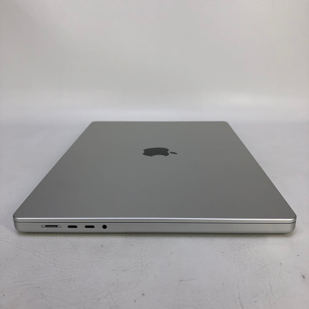 2026 Apple MacBook Pro 16" M5 Pro 20C GPU 4.6GHz 48GB RAM 1TB SSD MGE64LL/A