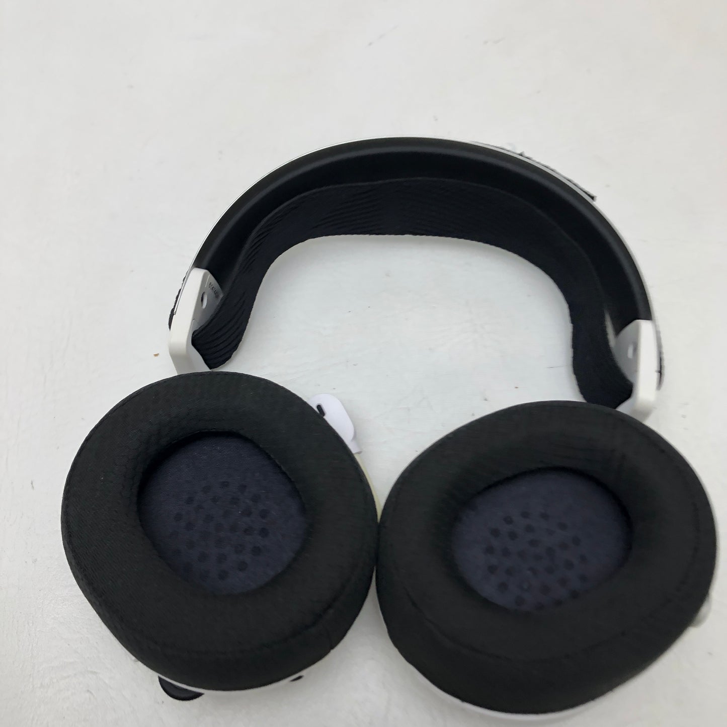 SteelSeries Arctis Pro Wireless Over Ear Gaming Headset White 