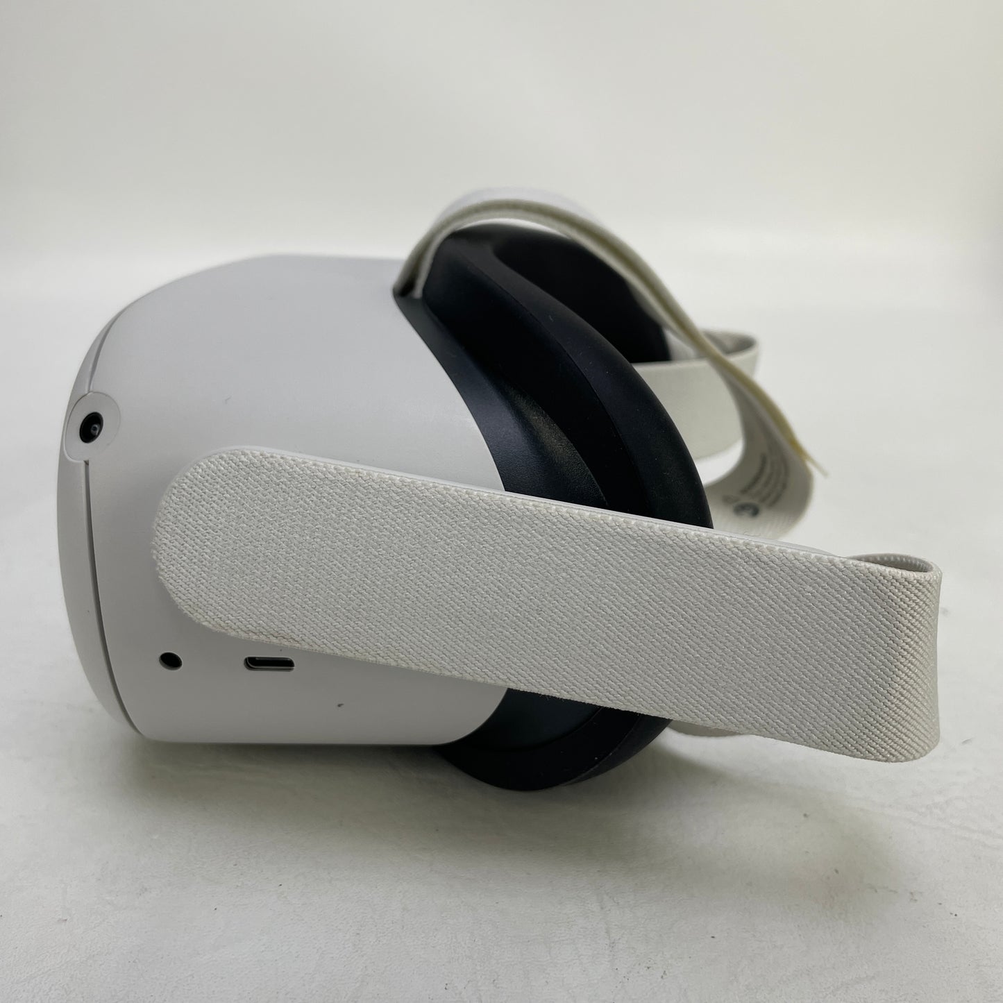 Oculus Quest 2 128GB Standalone All-in-One VR Headset KW49CM