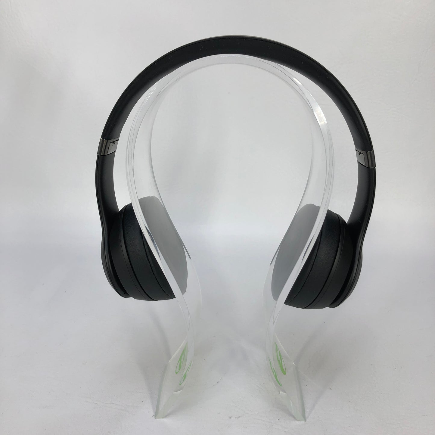 Beats Solo4  Wireless Bluetooth On-Ear Headphones Matte Black MUW23LL/A