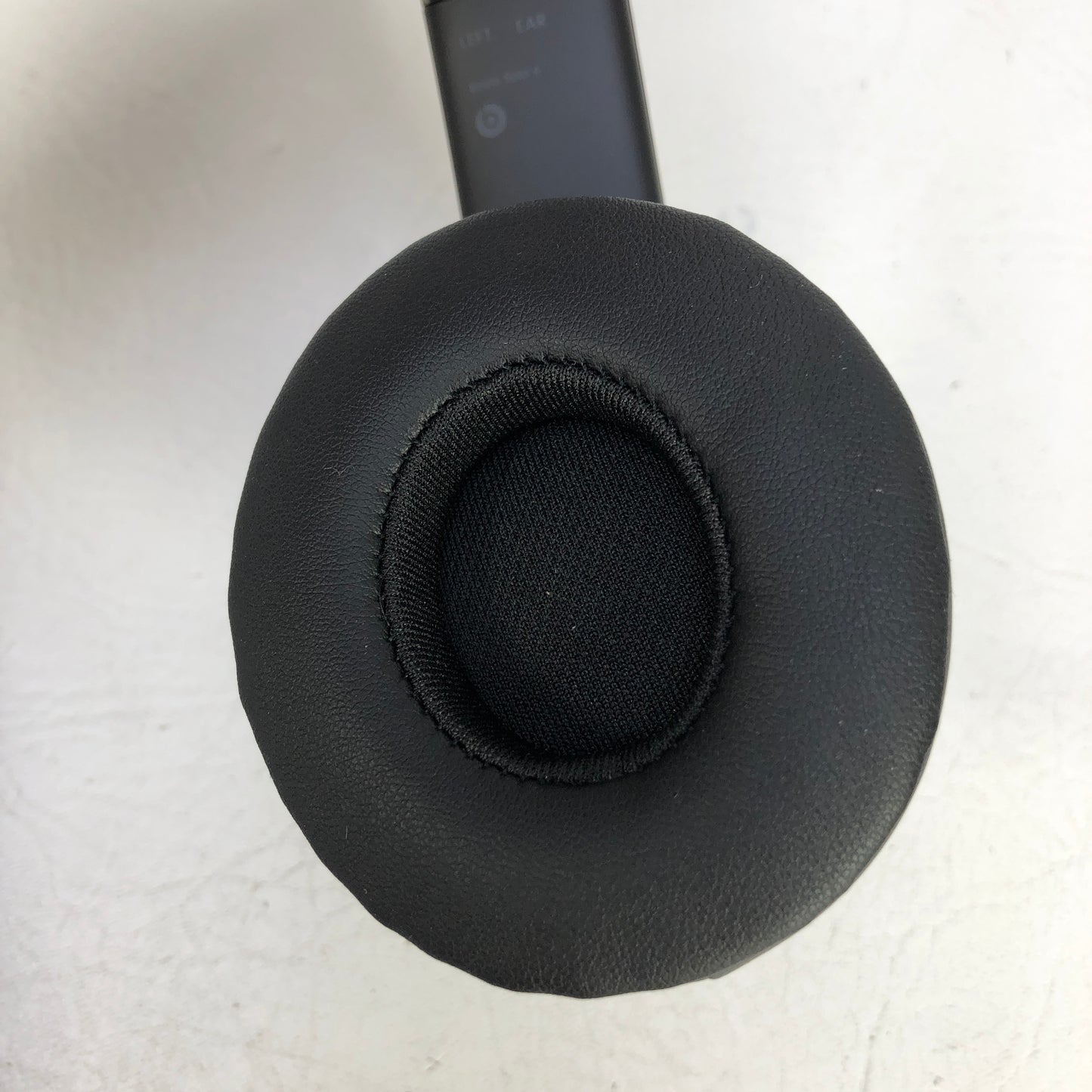 Beats Solo4  Wireless Bluetooth On-Ear Headphones Matte Black MUW23LL/A