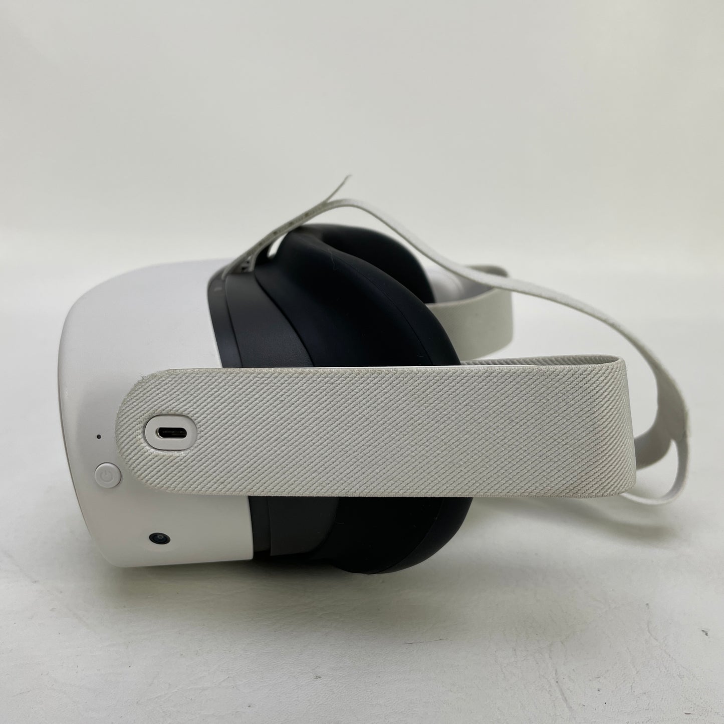 Meta Quest 3S 128GB Standalone All-in-One VR Headset P97