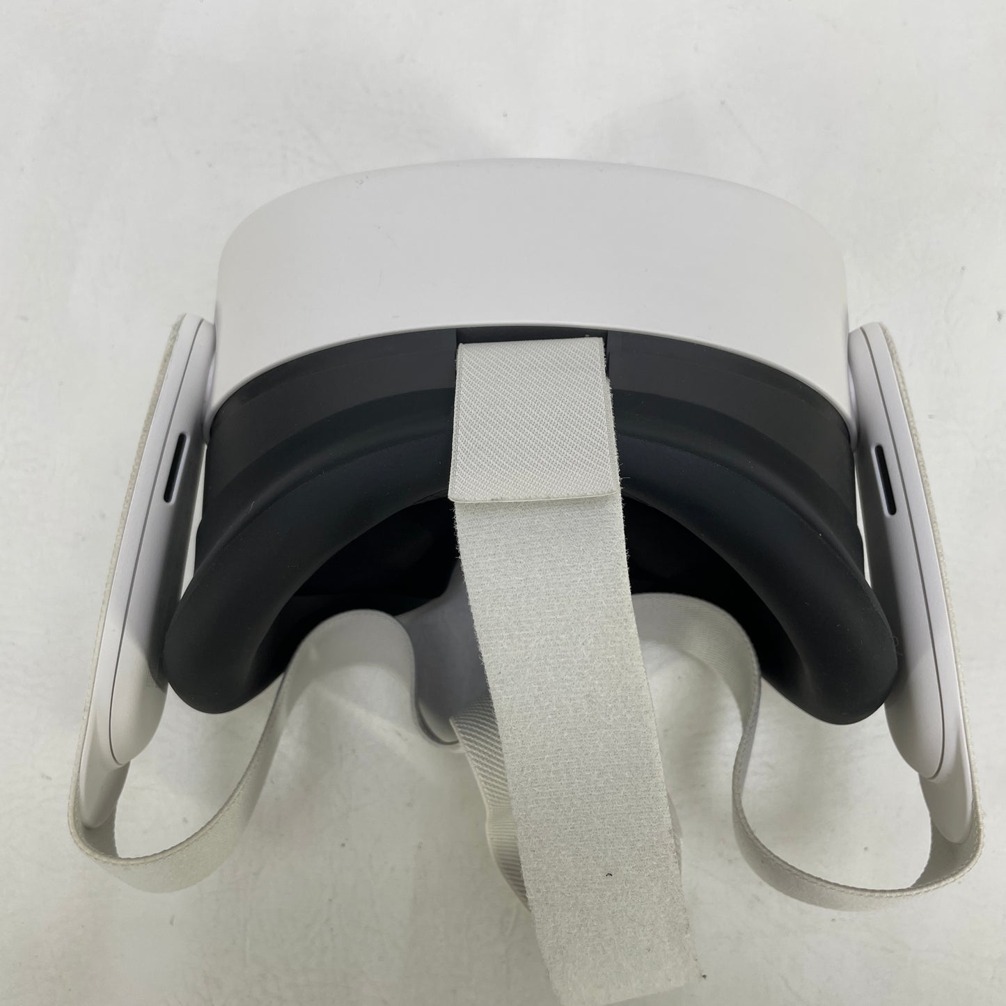 Meta Quest 3S 128GB Standalone All-in-One VR Headset P97